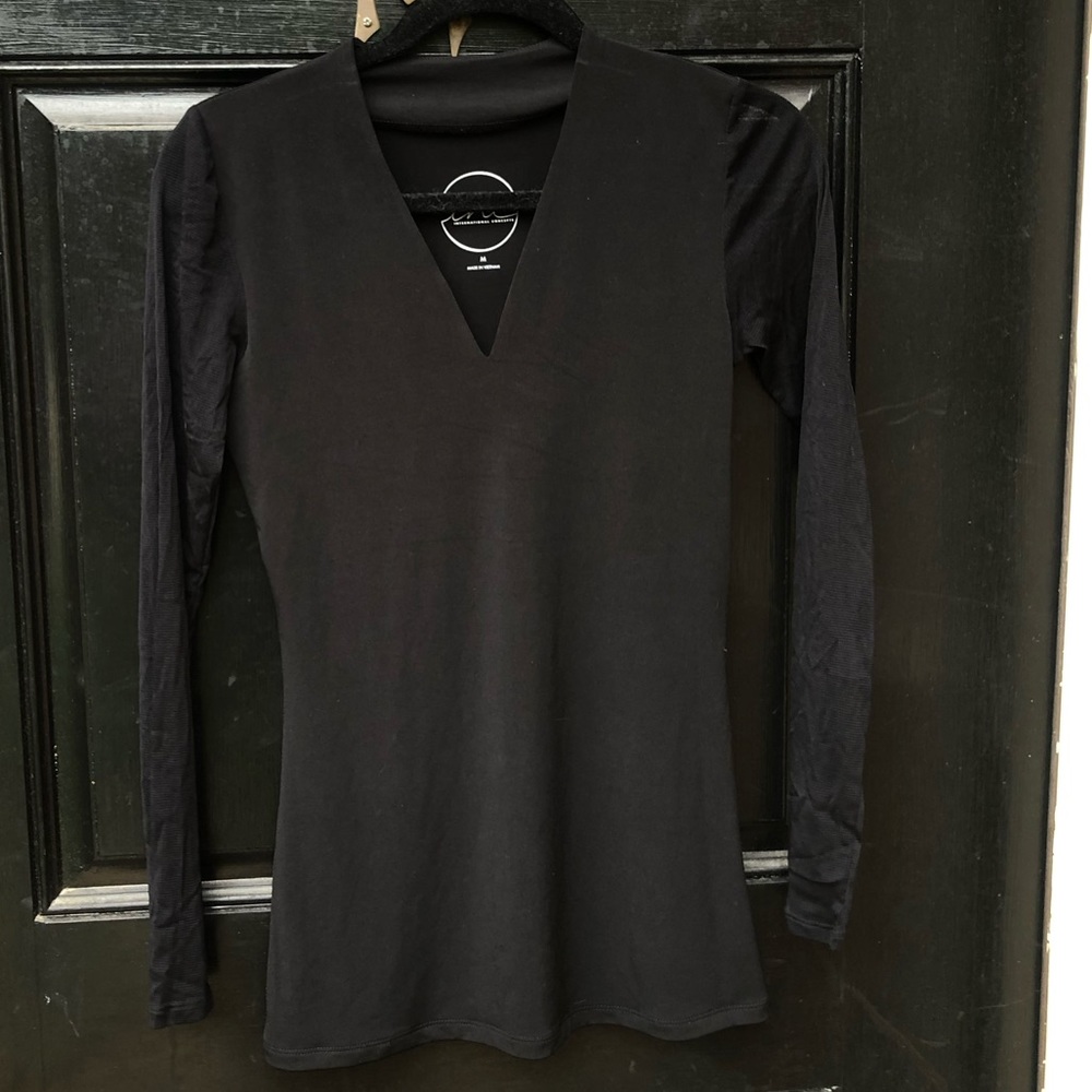 Black Inc blouse with mesh sleeves 🎓